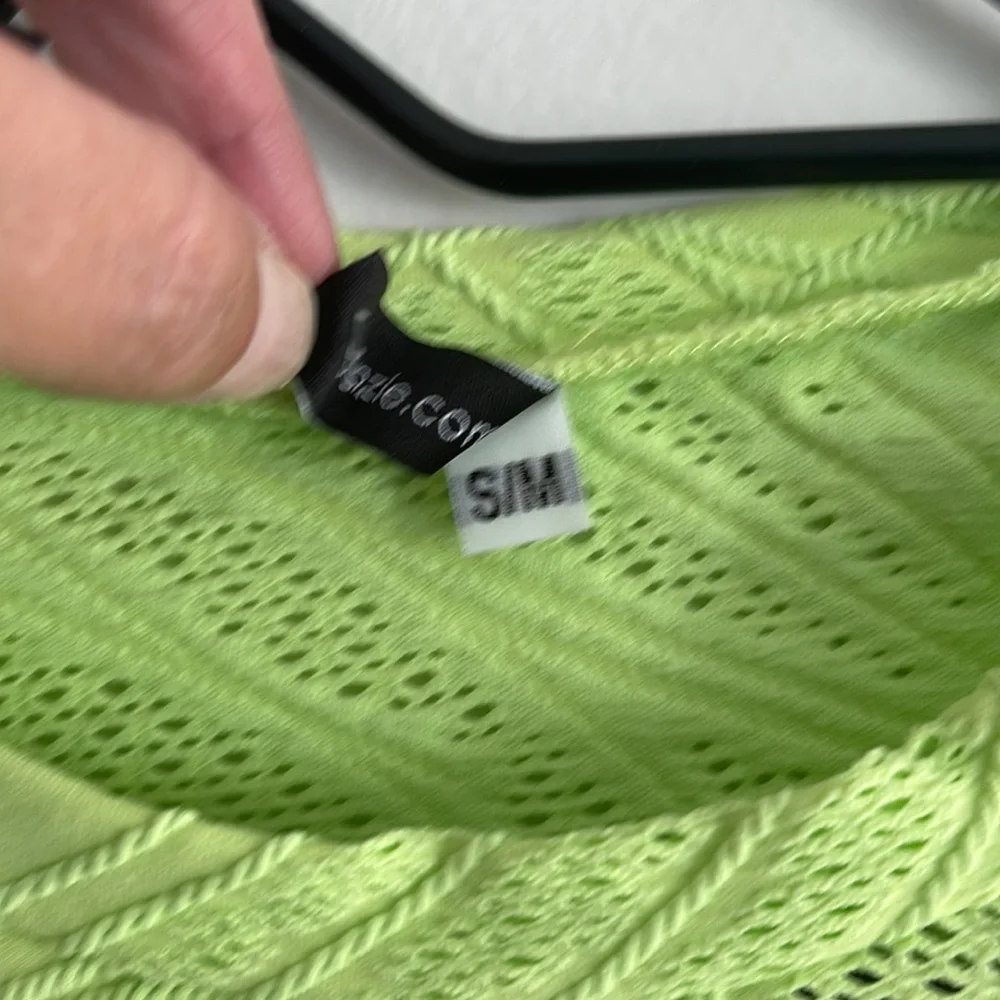 Onzie crop top size S/M - lime green - Picture 6 of 14